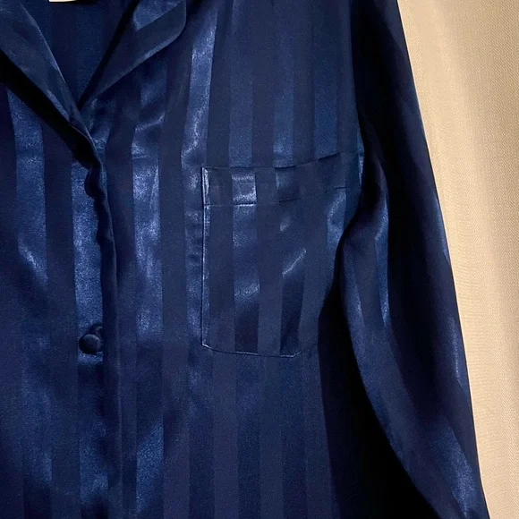 Jaclyn Smith Ladies’ Satin Nightshirt – XL – Navy Blue Striped – NWT - Picture 2 of 4